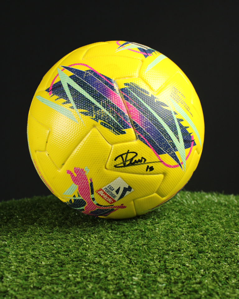Match Scored Ball `51 - Óscar Rivas
