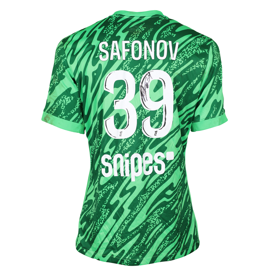 Matvey Safonov Paris Saint-Germain forması