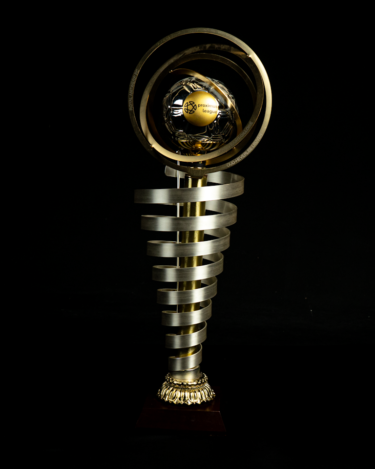 Trophy Promotion Title Royal Antwerp FC (2016 - 2017) Signed by Former Captain Haroun