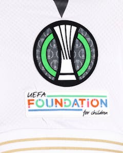 Alberto Oliveira Baio Vitória SC shirt