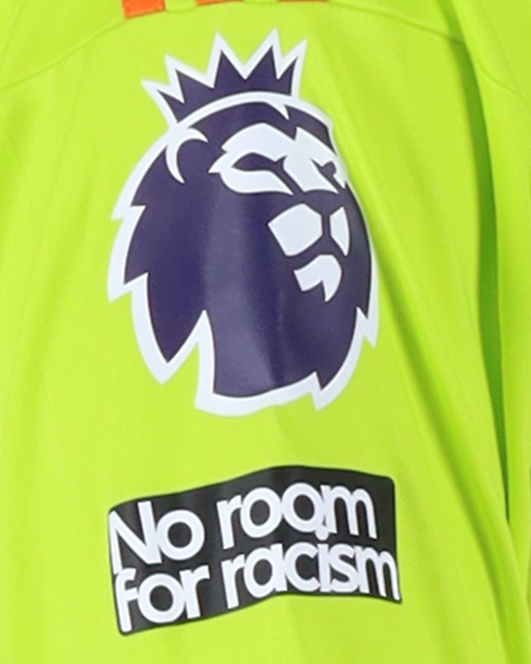 Bernd Leno Fulham shirt