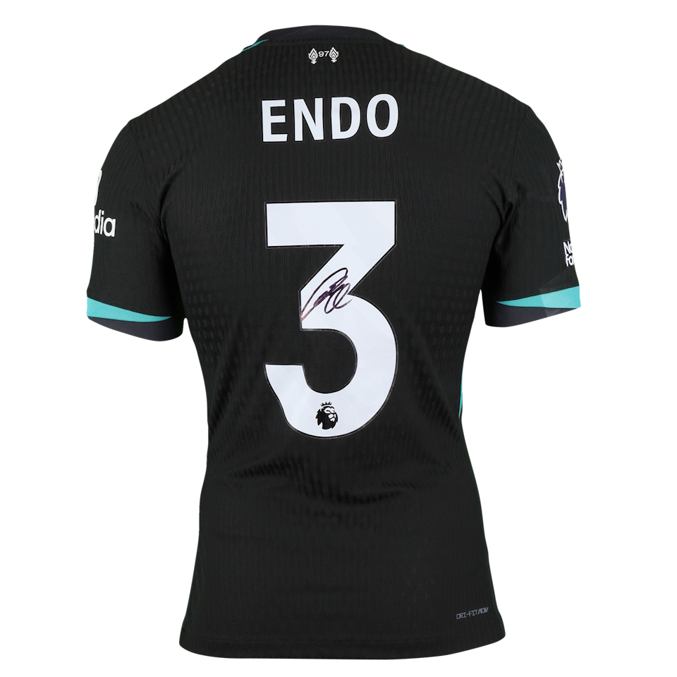 来自Liverpool的Wataru Endo球衣