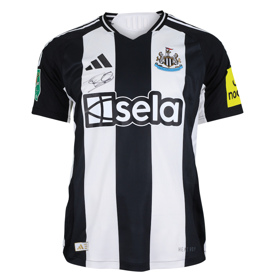Fabian Schär Newcastle United shirt