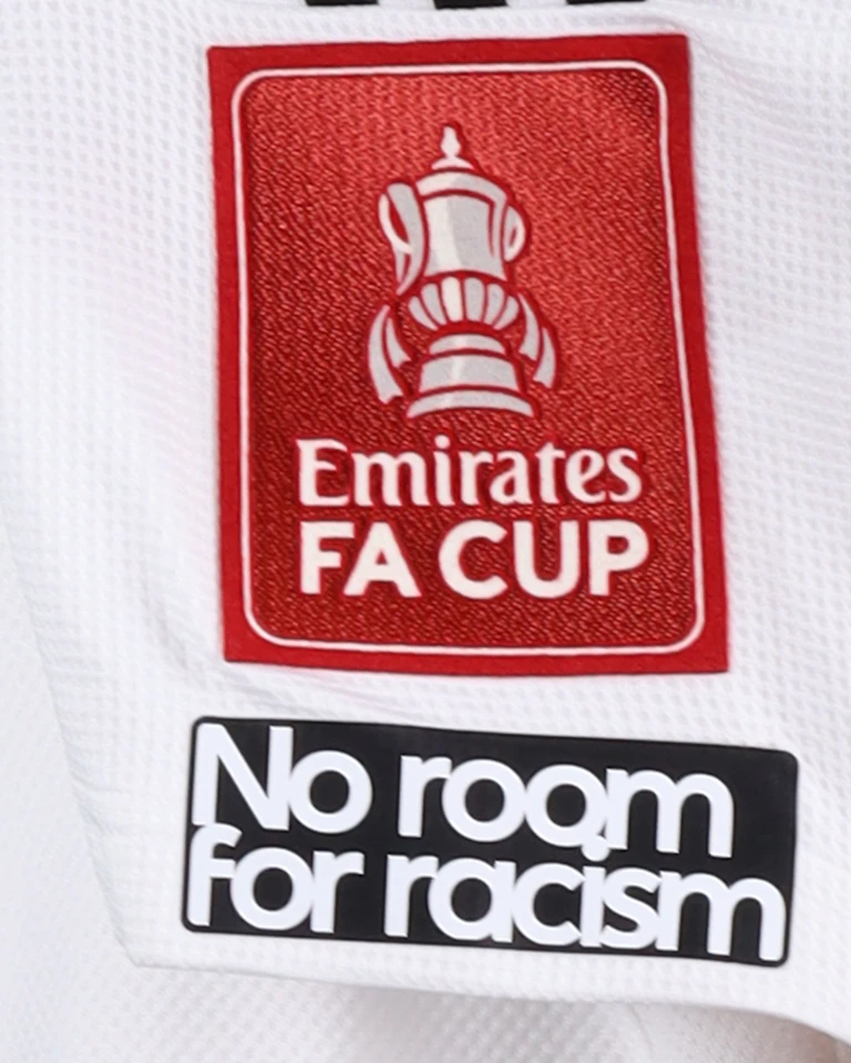 Timothy Castagne Fulham jersey