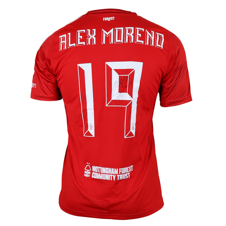 Alex Moreno  Nottingham Forest shirt