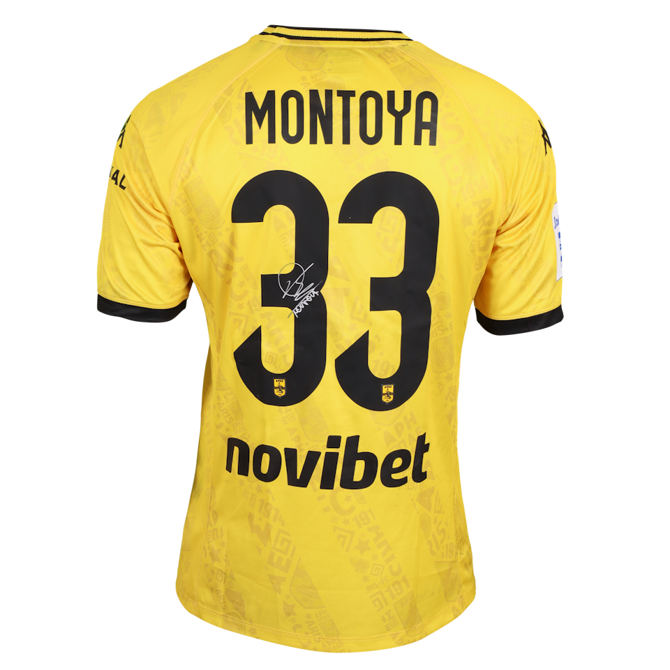 Martín Montoya  Aris jersey