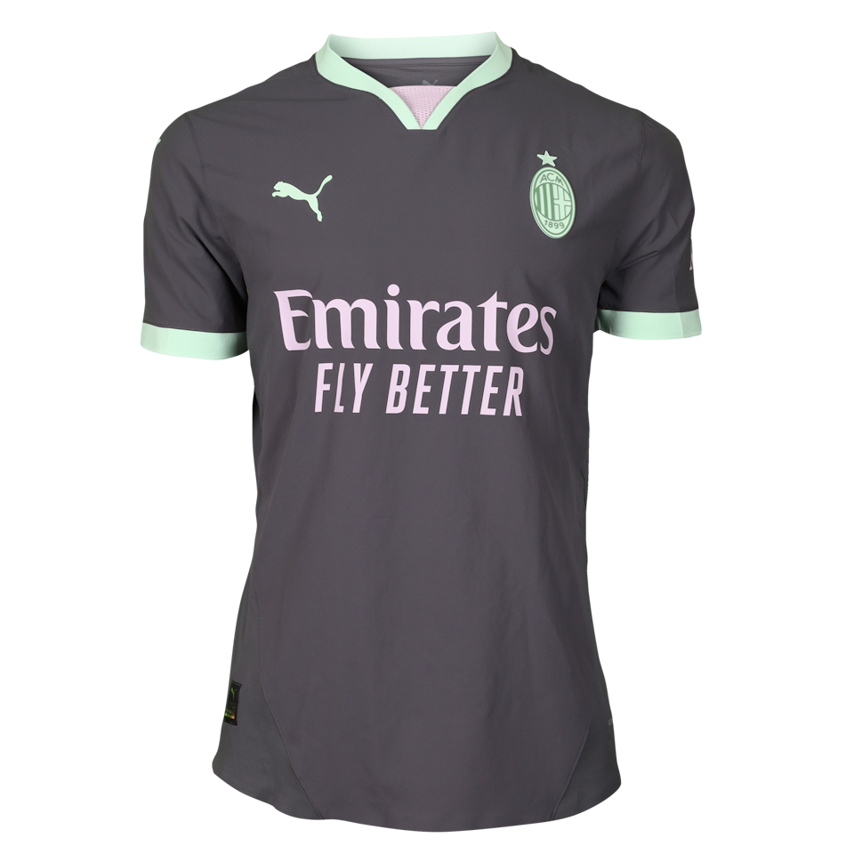 Yunus Musah AC Milan shirt