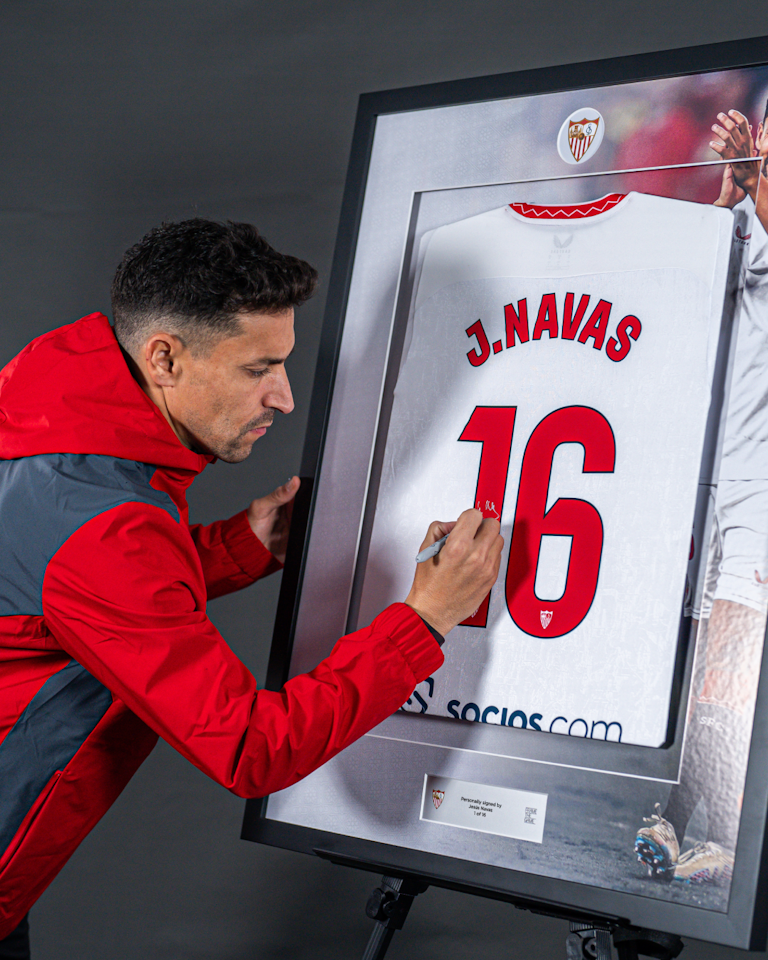 Jesús Navas Signed - Leyenda