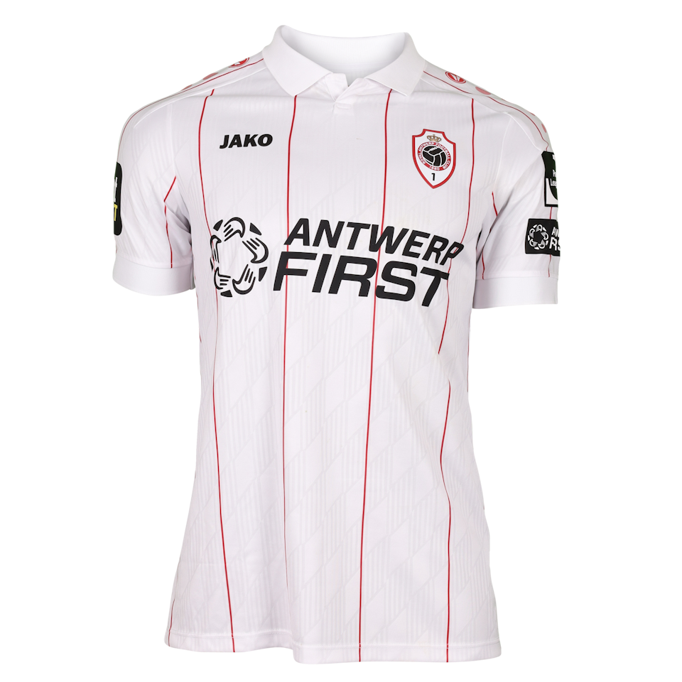 Dennis Praet Royal Antwerp FC jersey