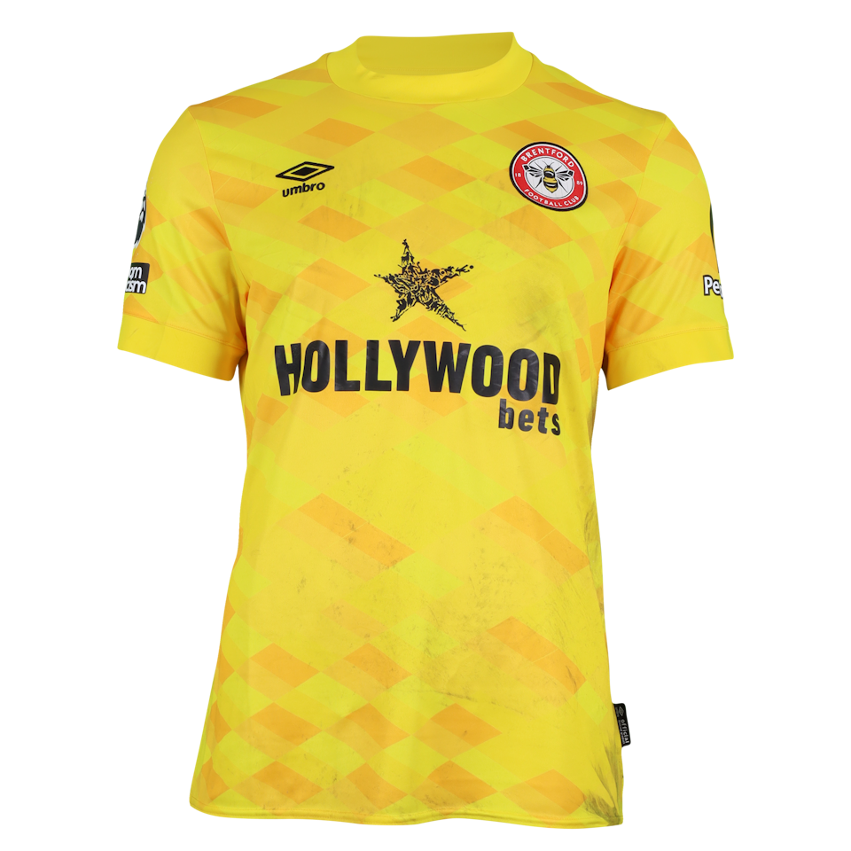 Mark Flekken Brentford shirt