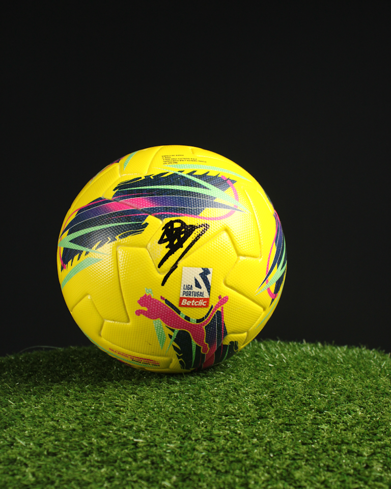 Match Scored Ball `20 - Dieu-Merci Ndembo-Michel | Vitória SC