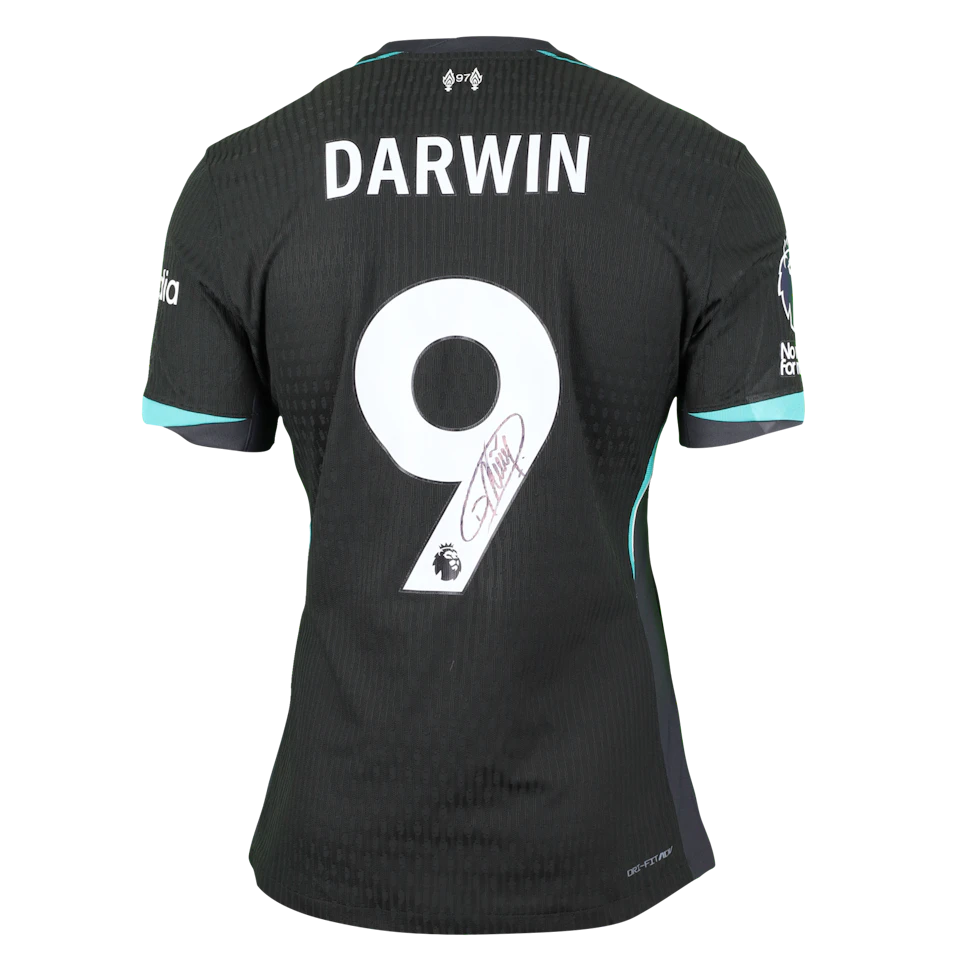 Darwin Núñez Liverpool shirt