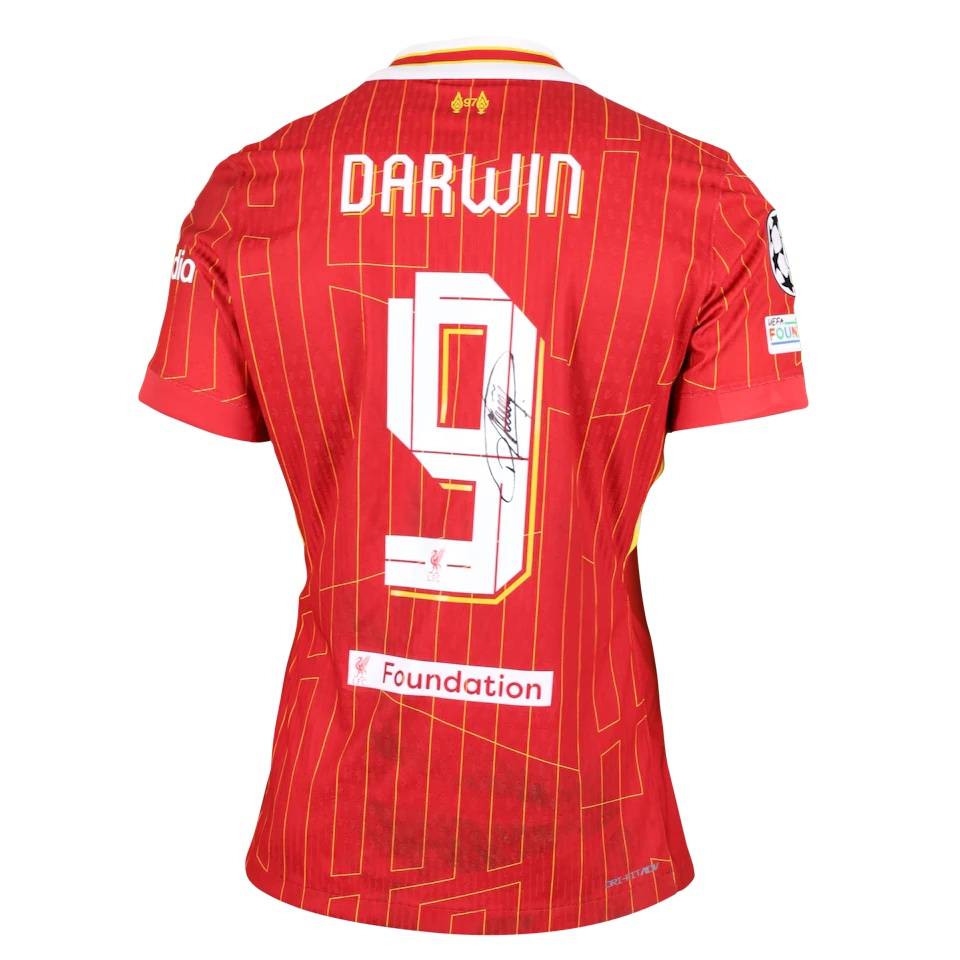 Darwin Núñez Liverpool shirt