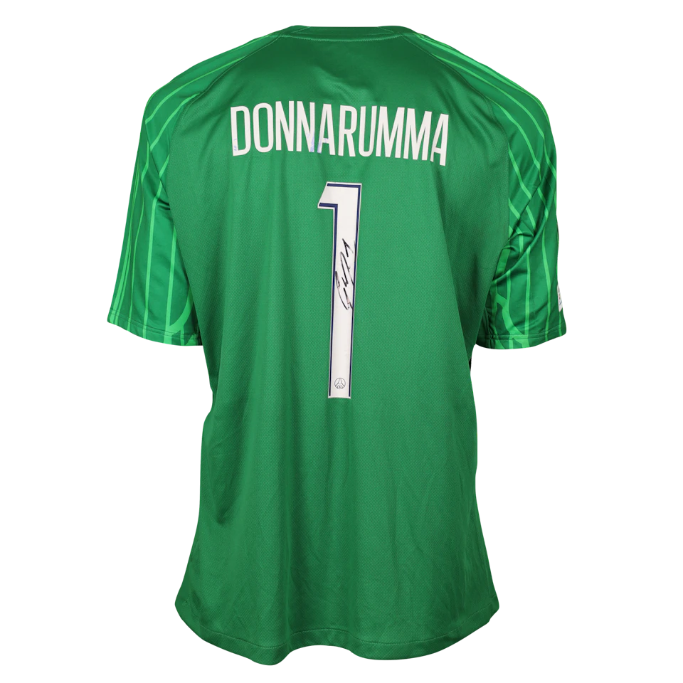 Paris Saint-Germain 팀의 Gianluigi Donnarumma 셔츠