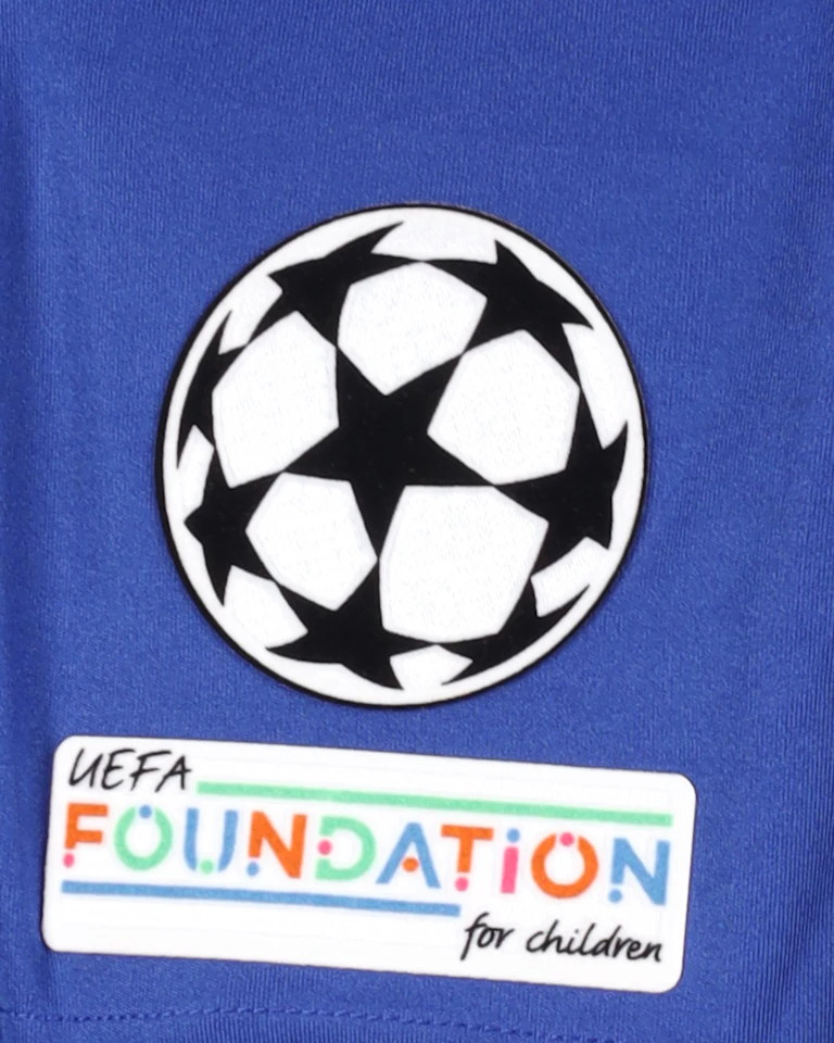 来自Dinamo Zagreb的Martin Baturina球衣