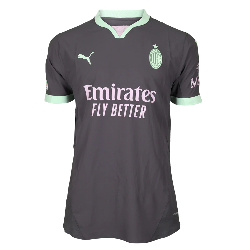 来自AC Milan的Tammy Abraham球衣