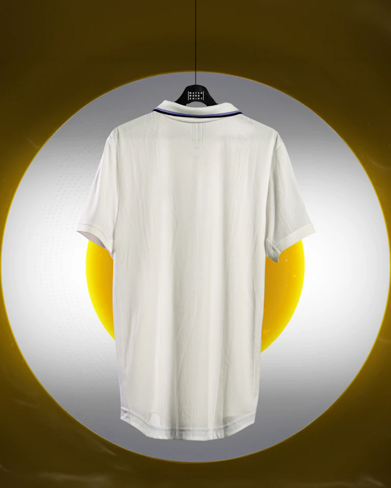 Squad Signed Shirt | Real Madrid