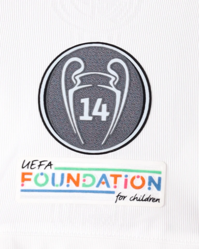 Squad Signed Shirt | Real Madrid