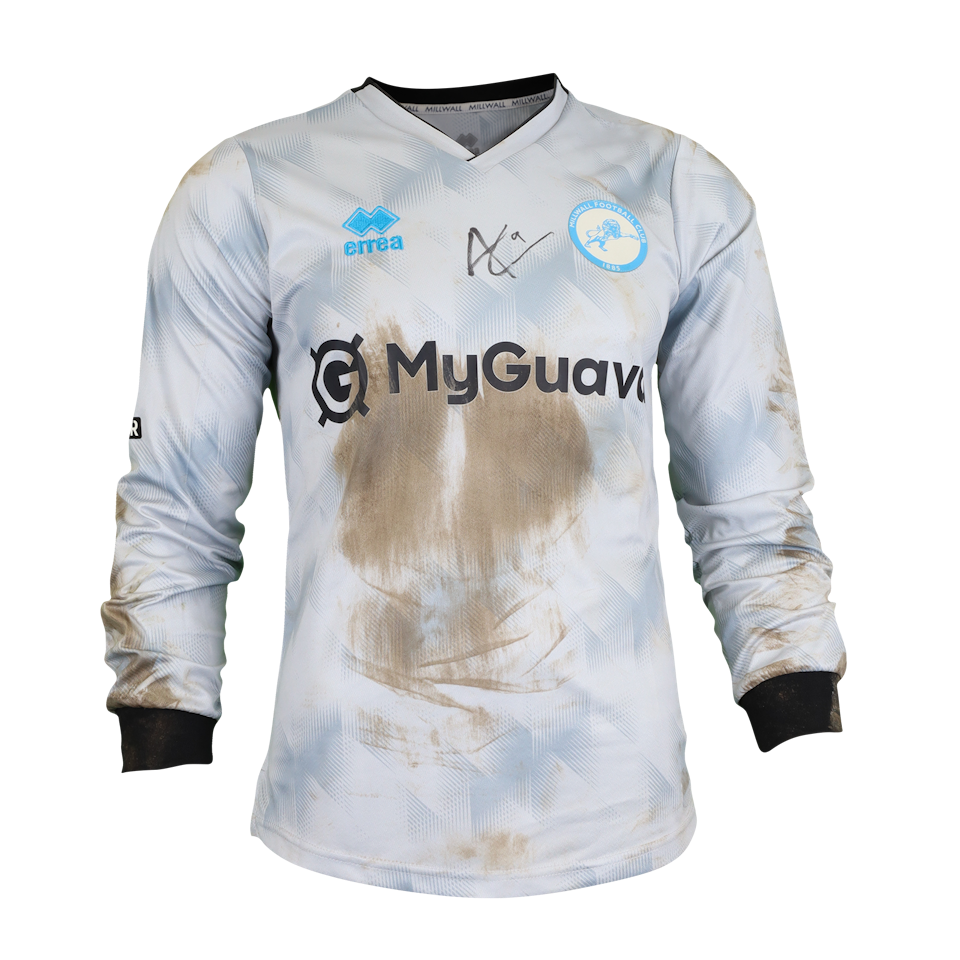 Aaron Connolly Millwall shirt