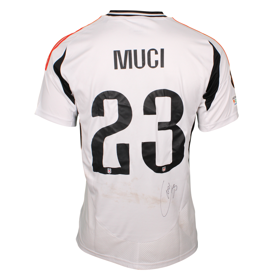Ernest Muçi Beşiktaş JK shirt