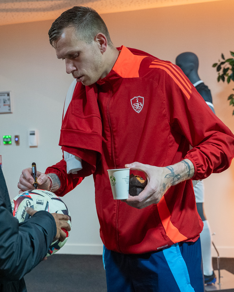 Angers SCO vs Stade Brestois 29 | Limited Edition Match Ball