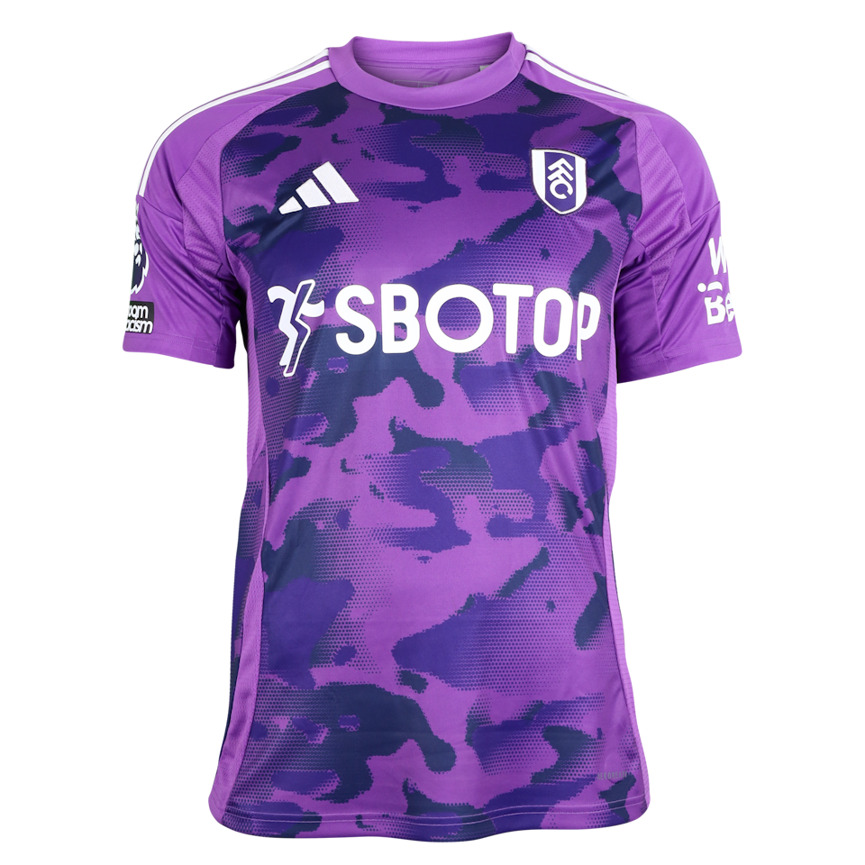 Antonee Robinson Fulham shirt