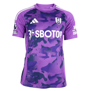 Andreas Pereira Fulham shirt