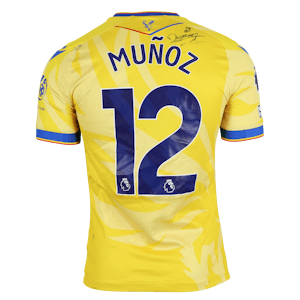 Daniel Muñoz Mejía Crystal Palace shirt