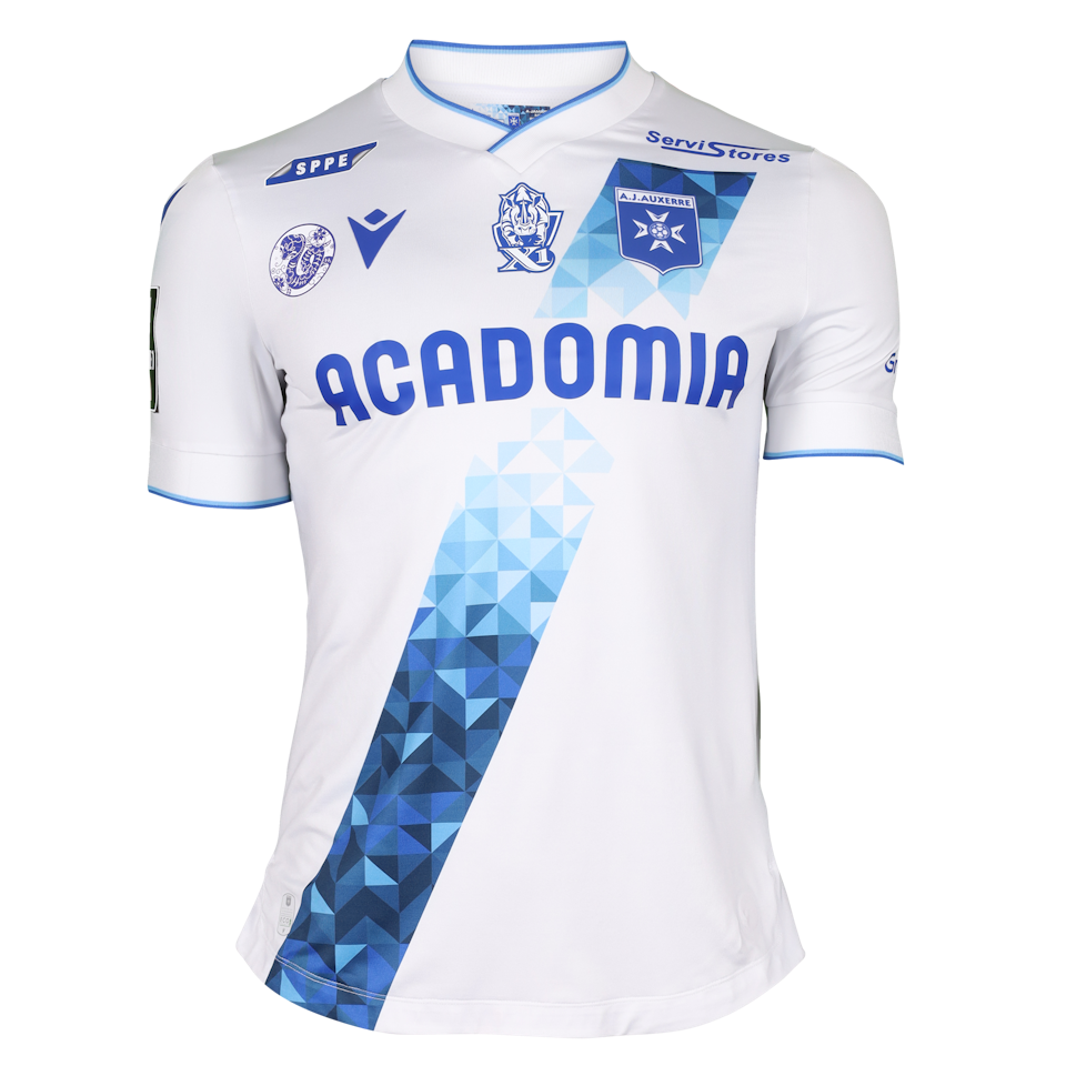 Elisha Owusu AJ Auxerre jersey