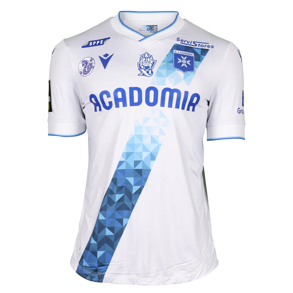 来自AJ Auxerre的Clément Akpa球衣