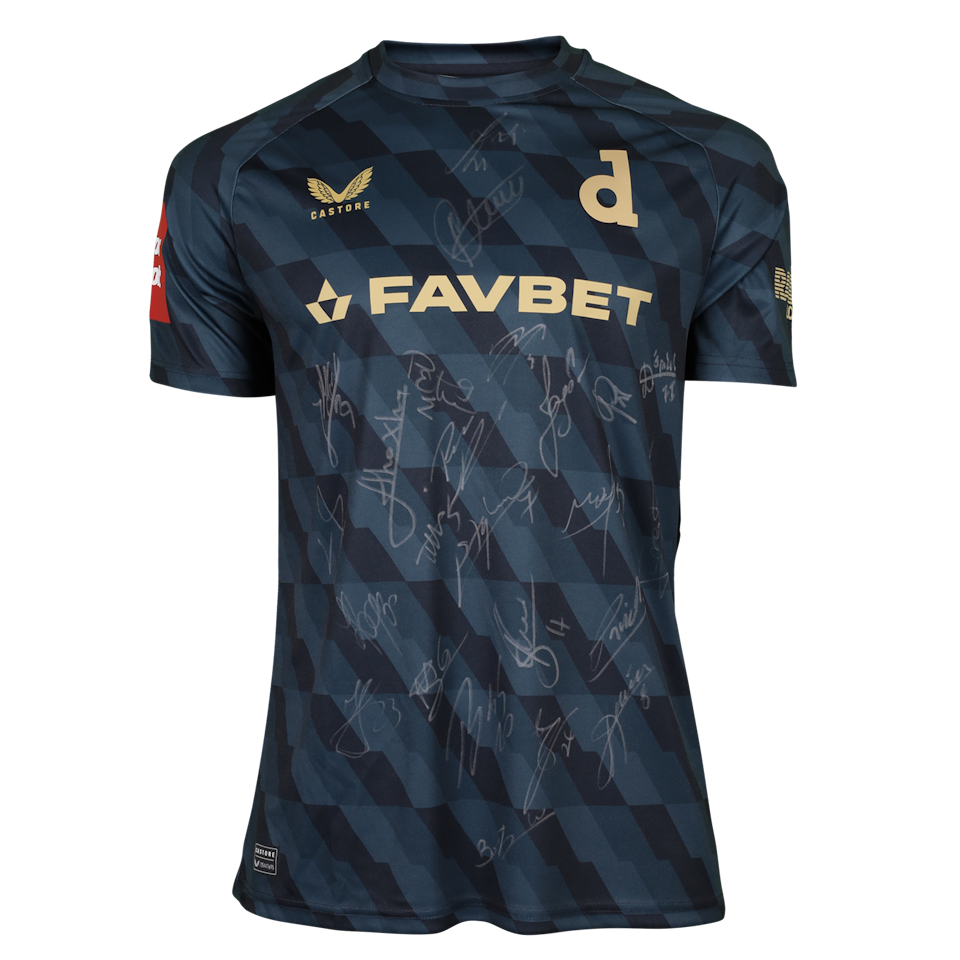 Dinamo Zagreb - Squad Signed Shirt