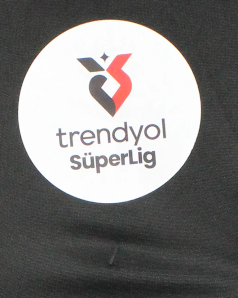 来自Çaykur Rizespor的Mithat Pala球衣