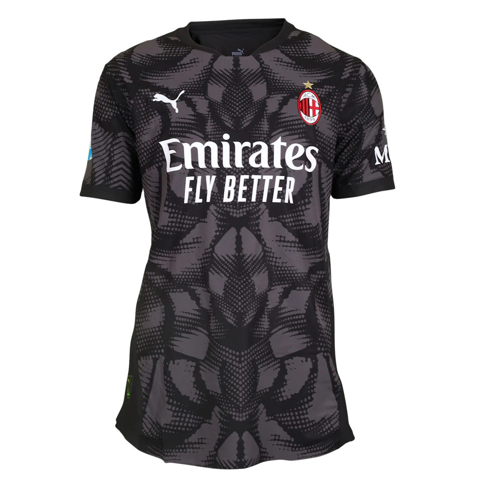 来自AC Milan的Mike Maignan球衣