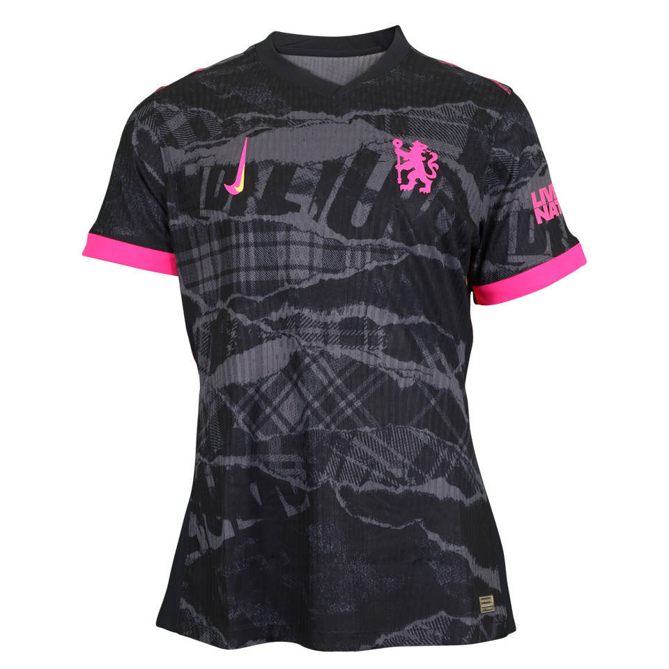 Aaron Anselmino Chelsea shirt