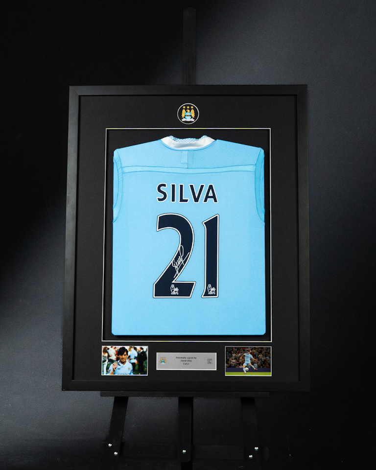 David Silva Signed - Champions of England 11/12