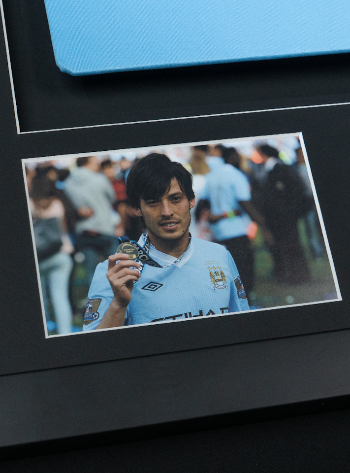 David Silva Signed - Champions of England 11/12