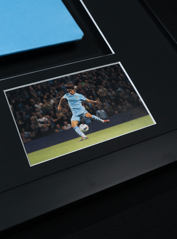 David Silva Signed - Champions of England 11/12