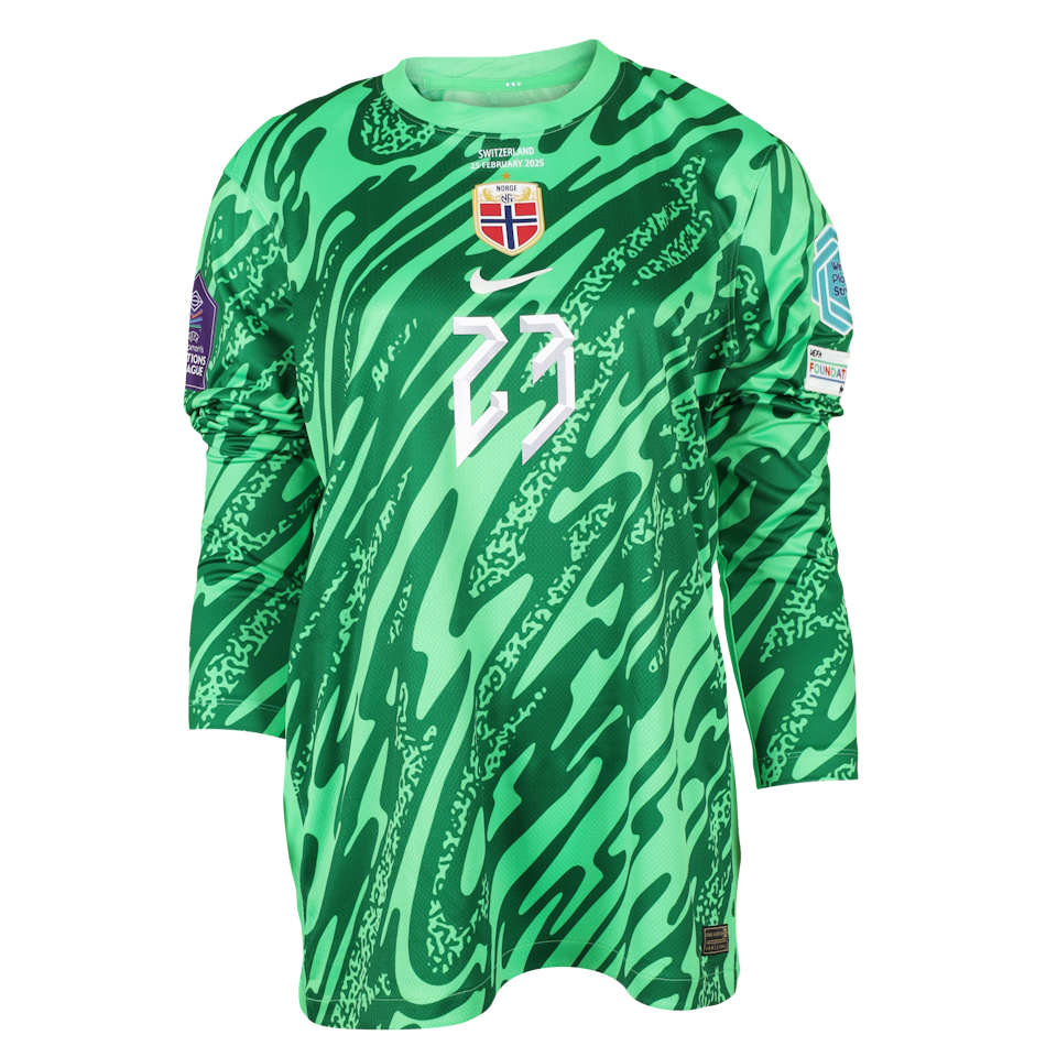 Aurora Watten Mikalsen Norway W shirt