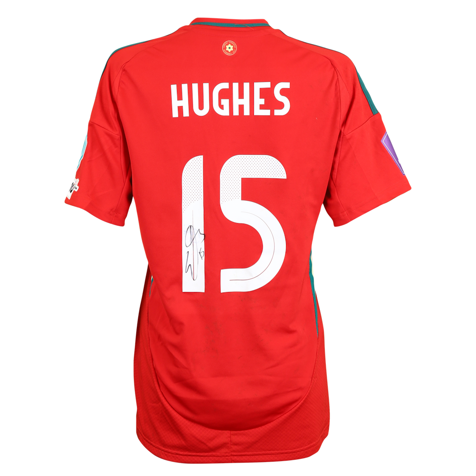 Elise Hughes Wales W forması