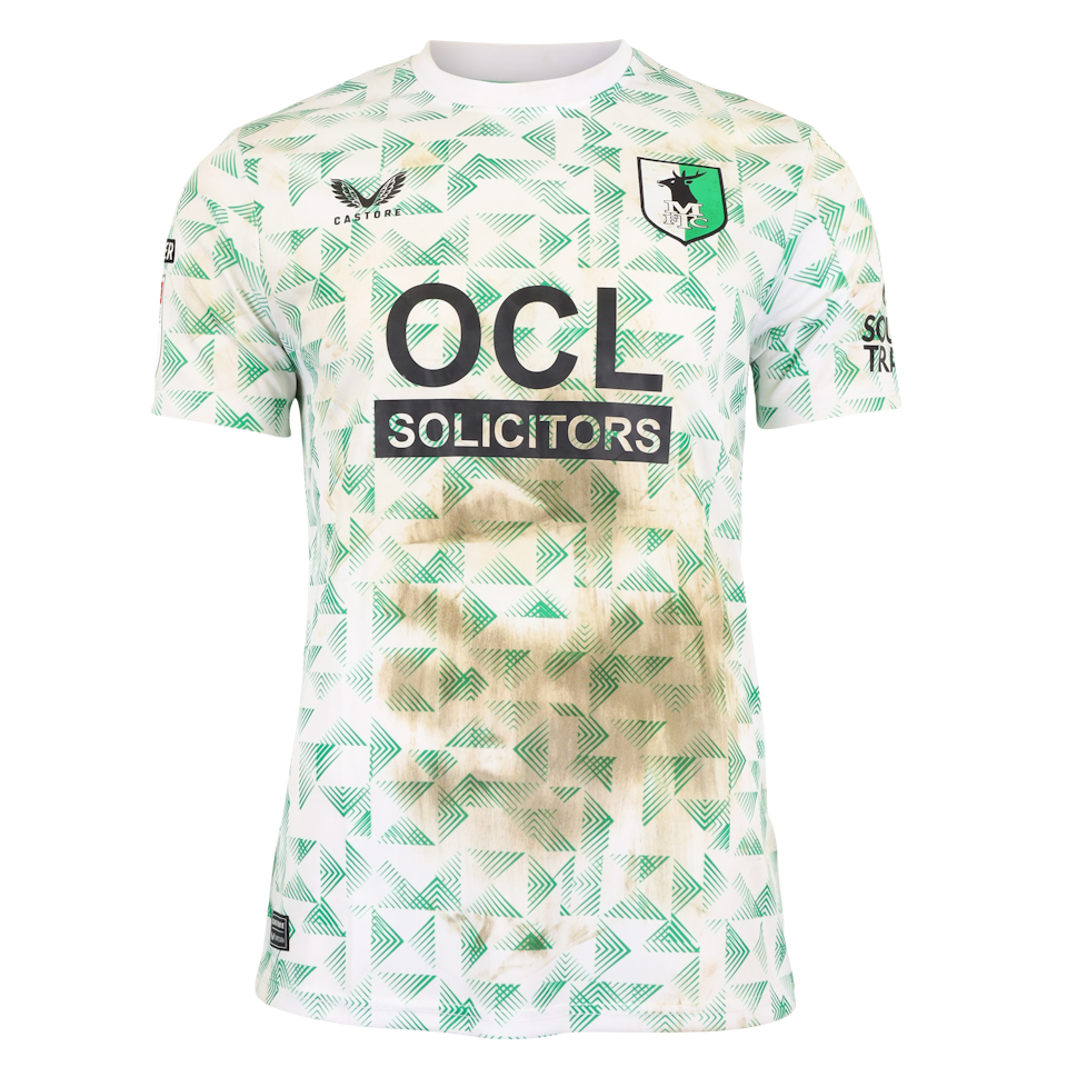 Adedeji Oshilaja Mansfield Town jersey