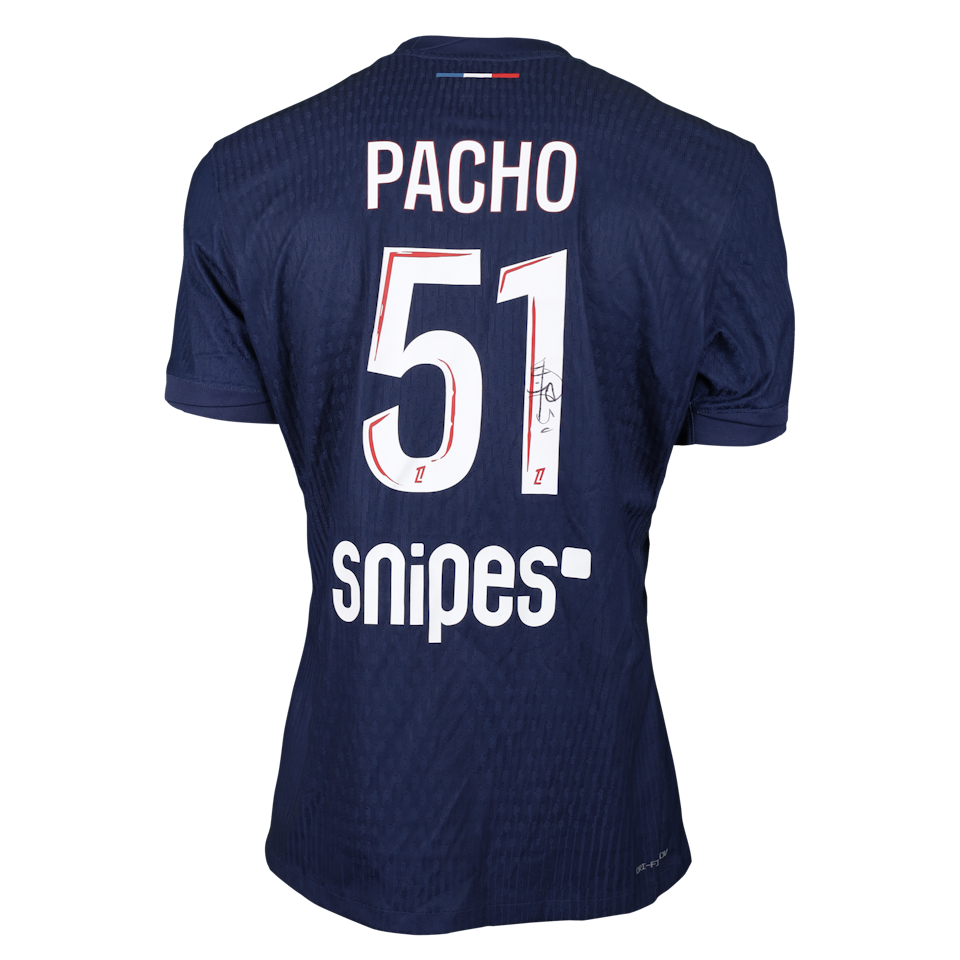 William Pacho Paris Saint-Germain shirt