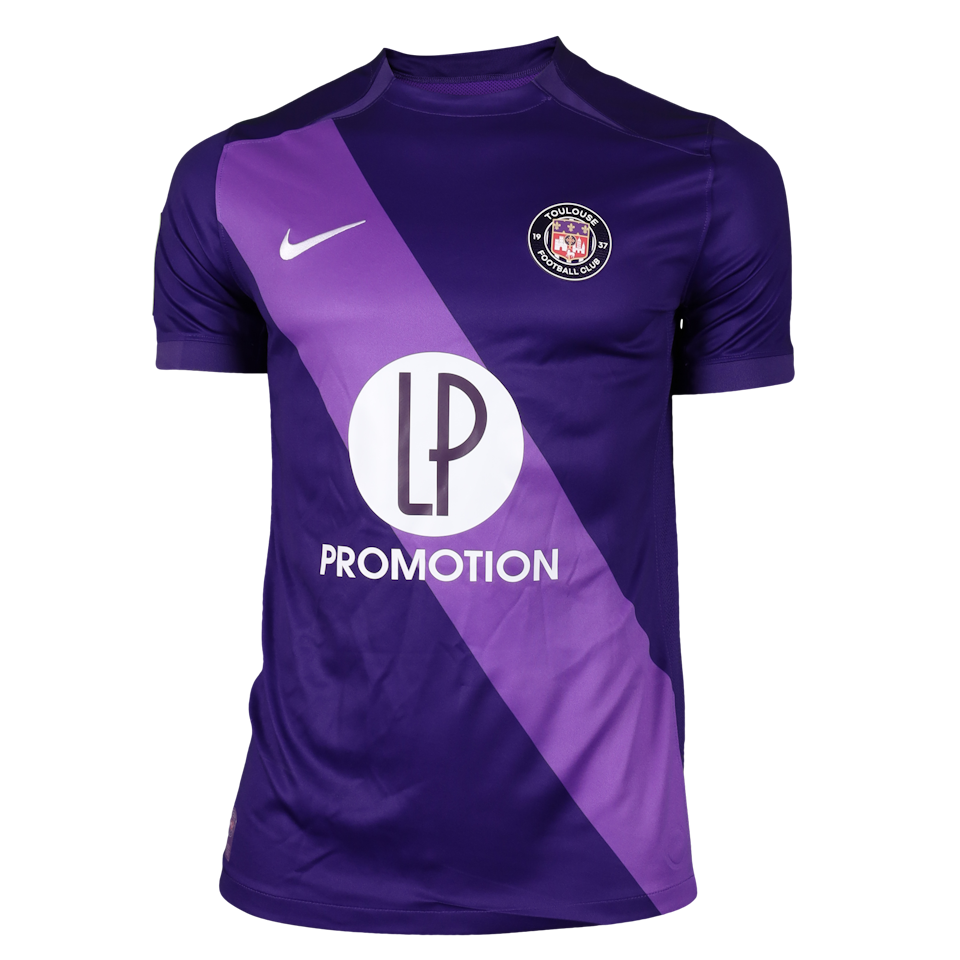 Noah Edjouma Sprint Auctions shirt