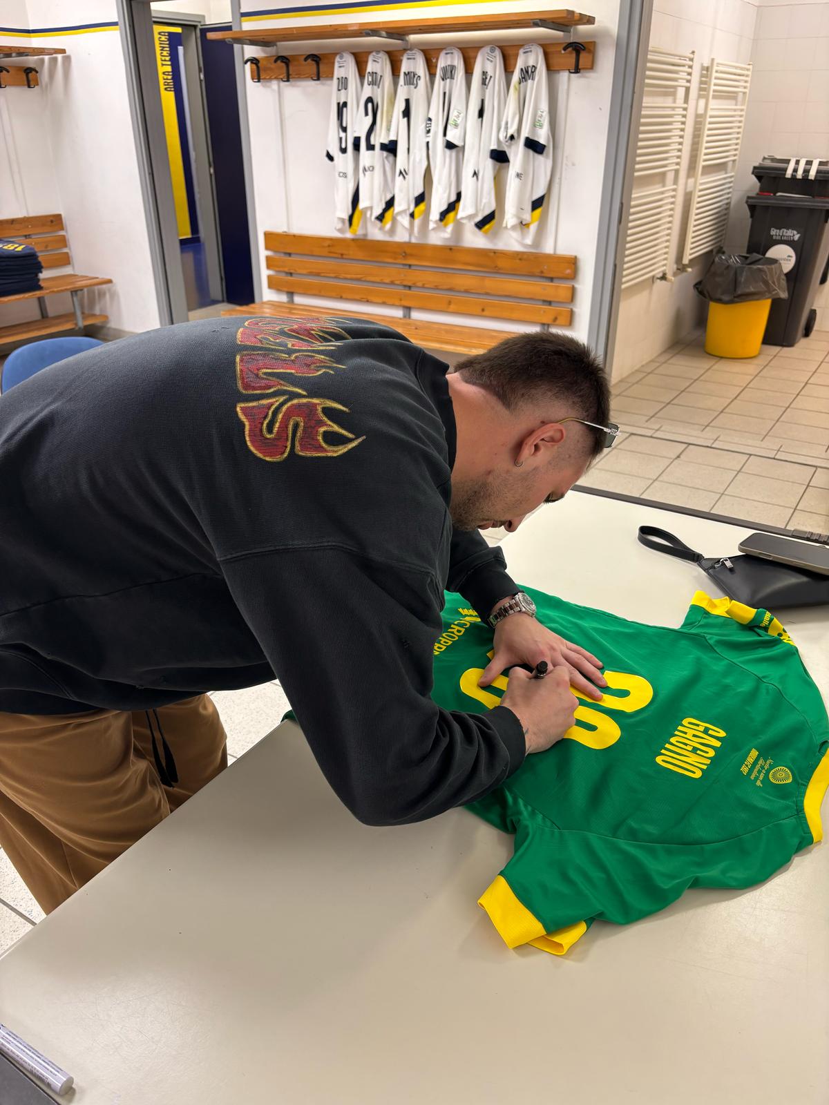 Riccardo Gagno Modena FC shirt