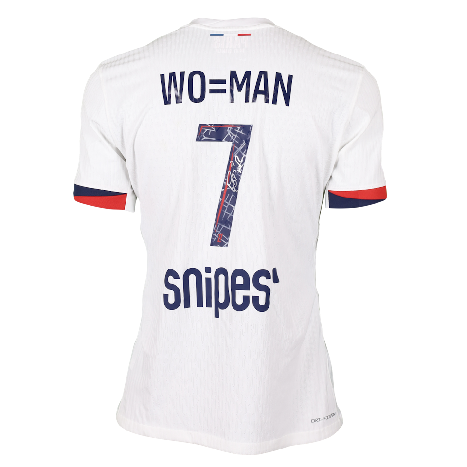 Khvicha Kvaratskhelia Paris Saint-Germain shirt
