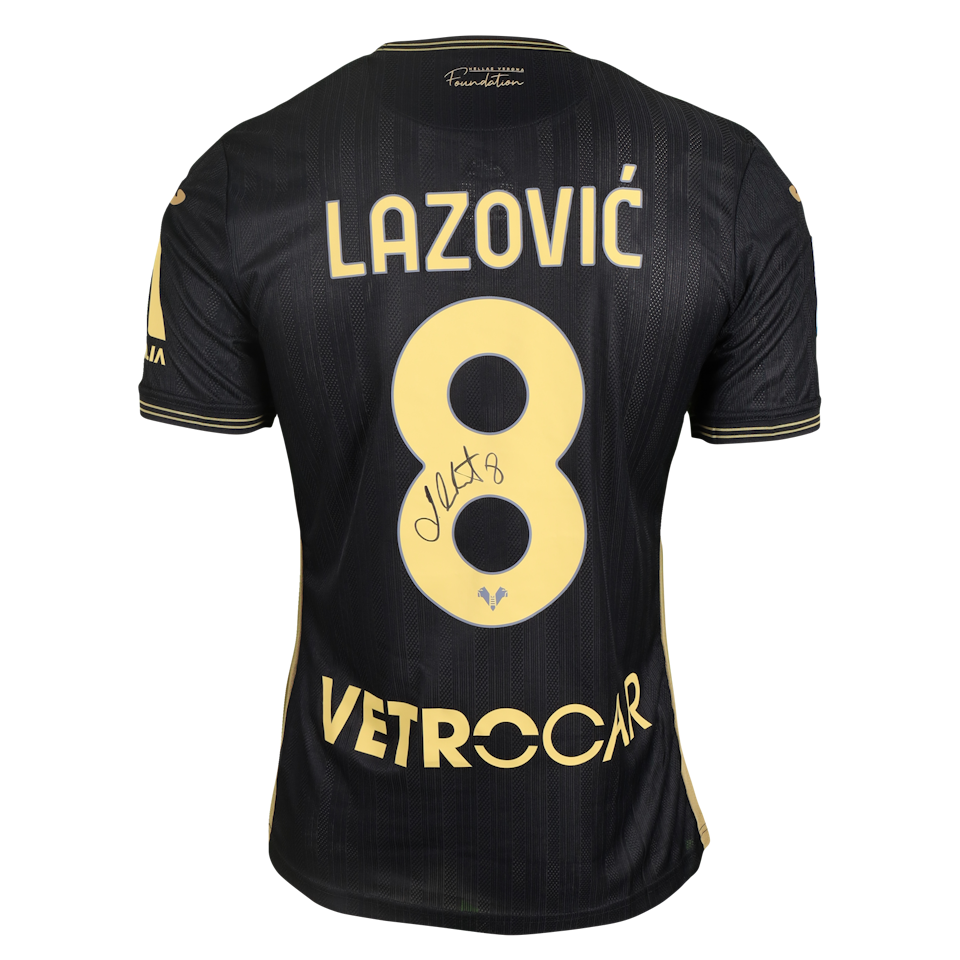 来自Hellas Verona FC的Darko Lazović球衣