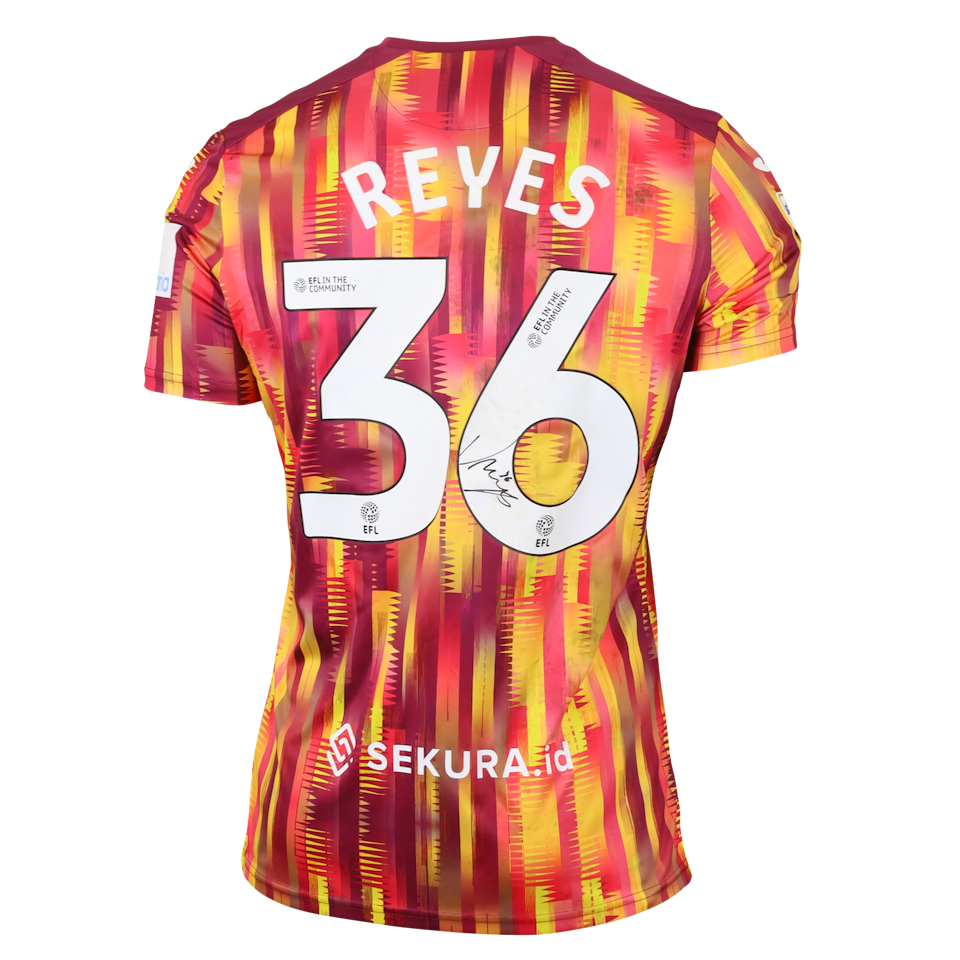 Vicente Philippe Reyes Nuñez Norwich City jersey