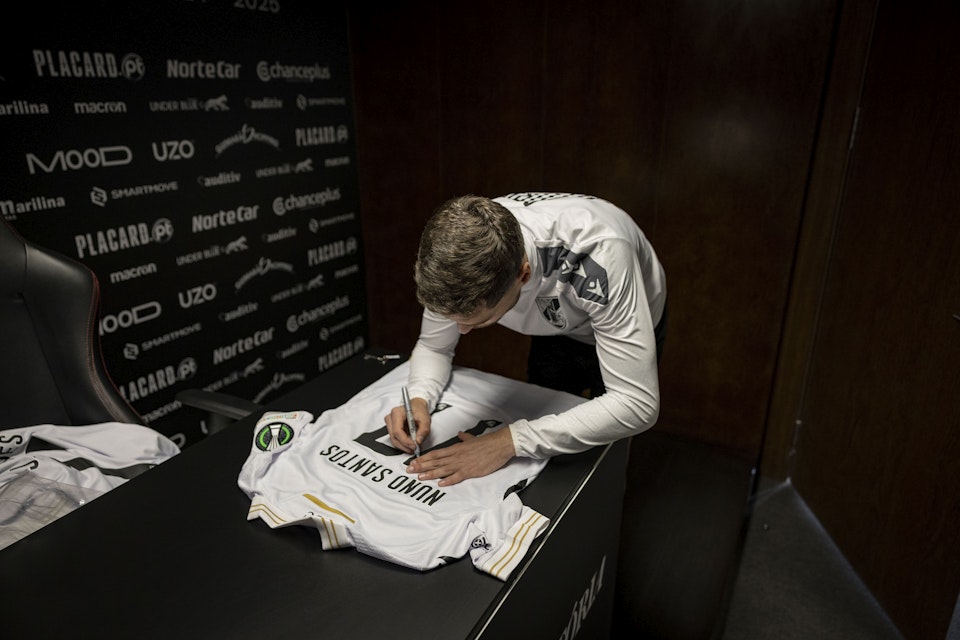 Nuno Santos Vitória SC shirt