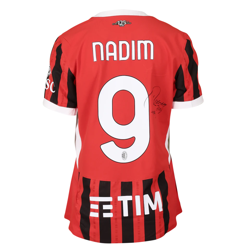 来自AC Milan Women的Nadia Nadim球衣