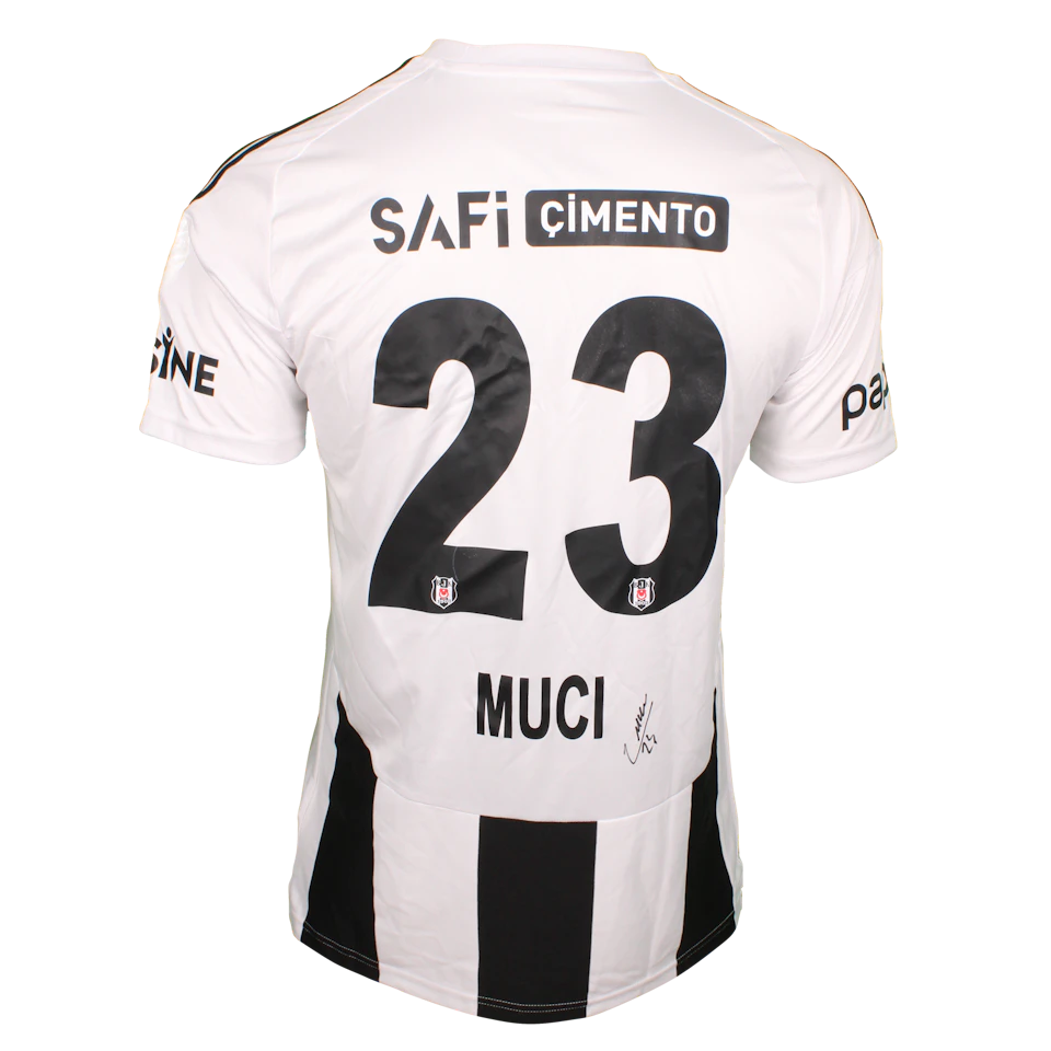 Ernest Muçi Beşiktaş JK shirt