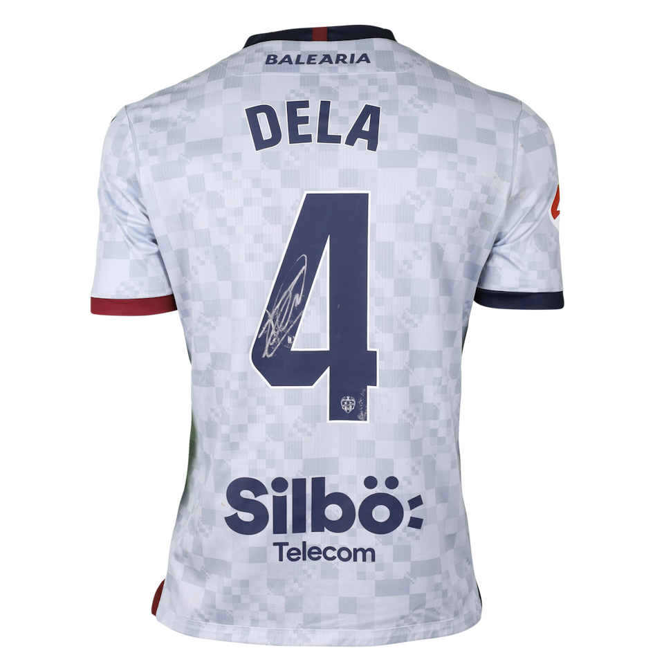 Adrián De la Fuente Levante UD shirt